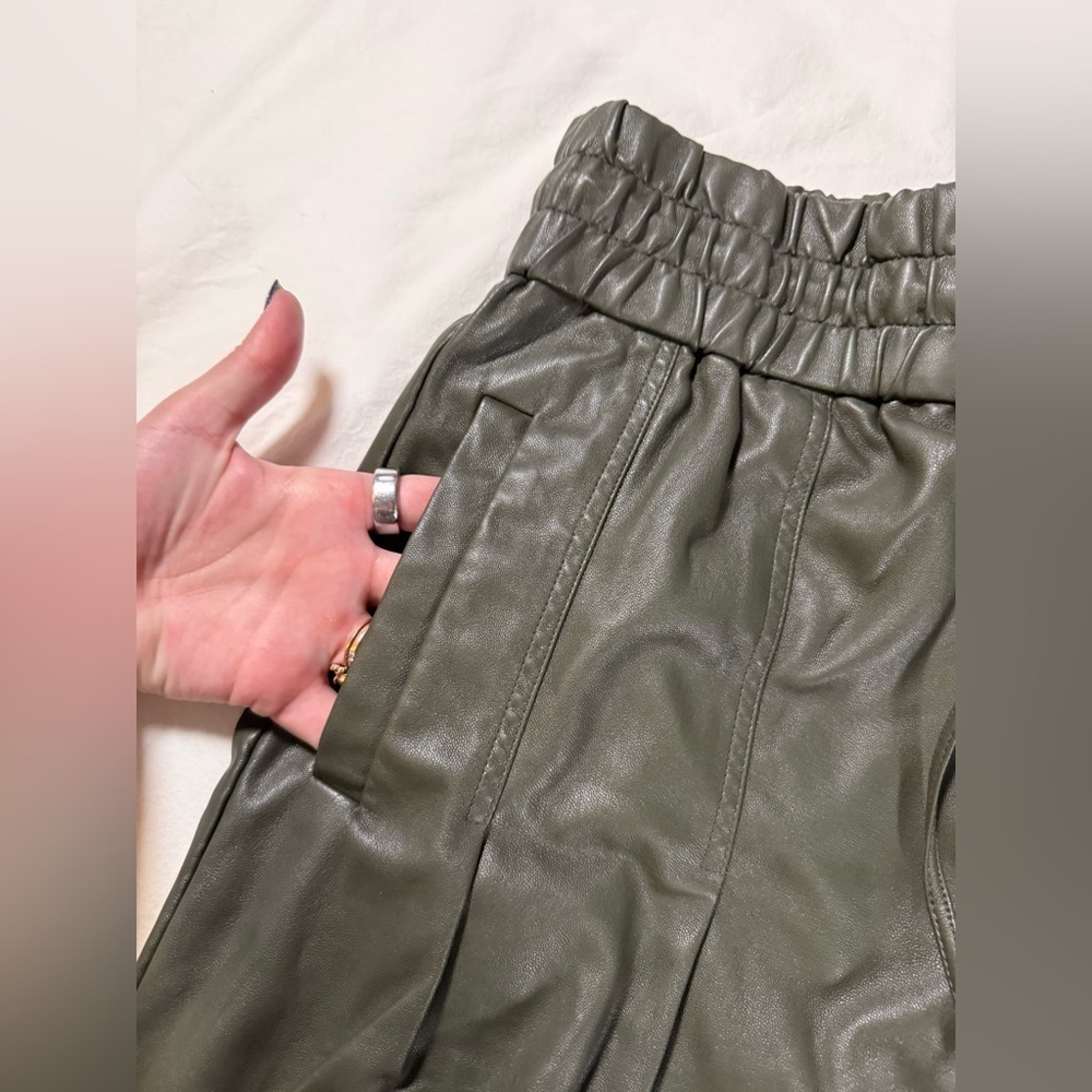 Phillip Lim Vegan Leather Culottes in Dark Olive Size 6 - Picture 6 of 12